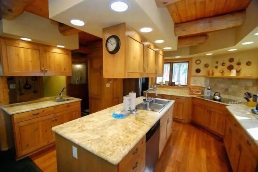 Lenawee Log Home 4 Bedroom Holiday home by Key to the Rockies