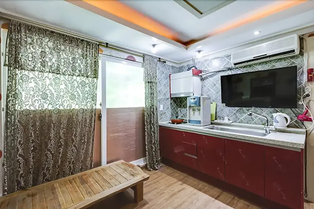 Yangju Aris Pension