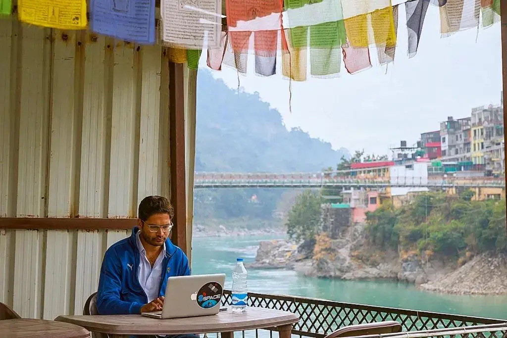 Karwaan by the Ganges