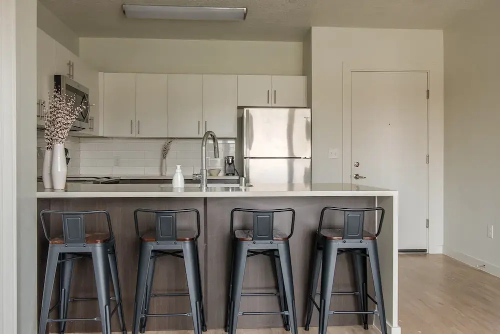 Downtown 2 BR w/ Wifi by Frontdesk