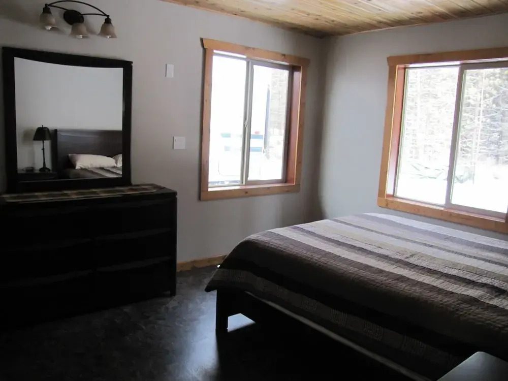 Whisper Creek Lodge