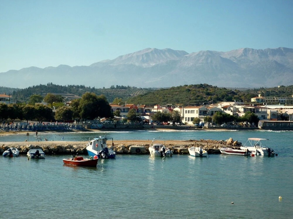 Crete Holiday Rental Small Village Close to Beaches -sharing a Large Pool