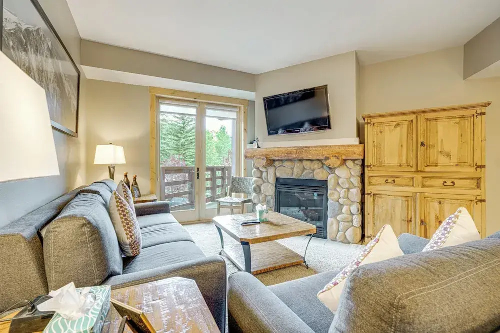 Walk to Lifts: Condo w/ Copper Mtn Views in Frisco