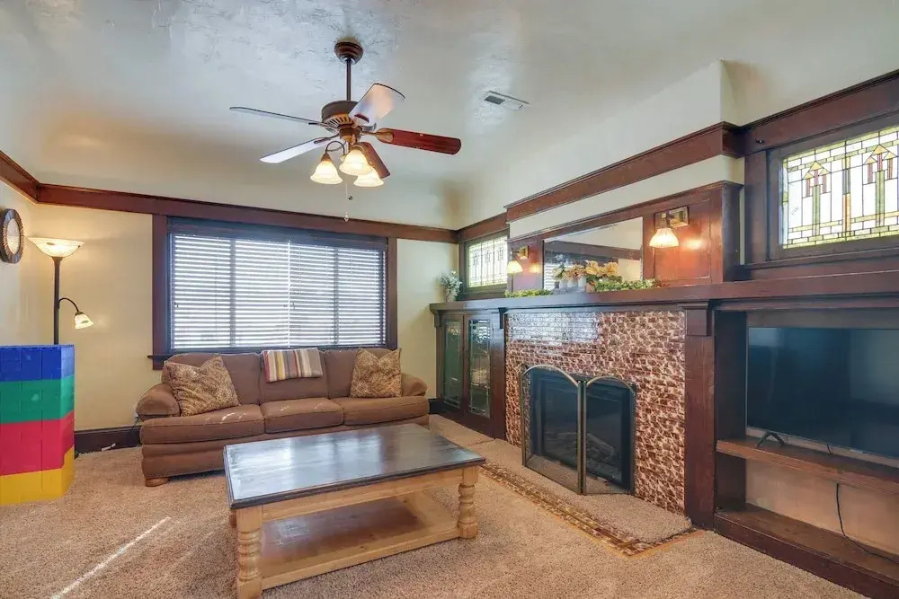 Beautiful Historic Home Near Bryce Canyon!
