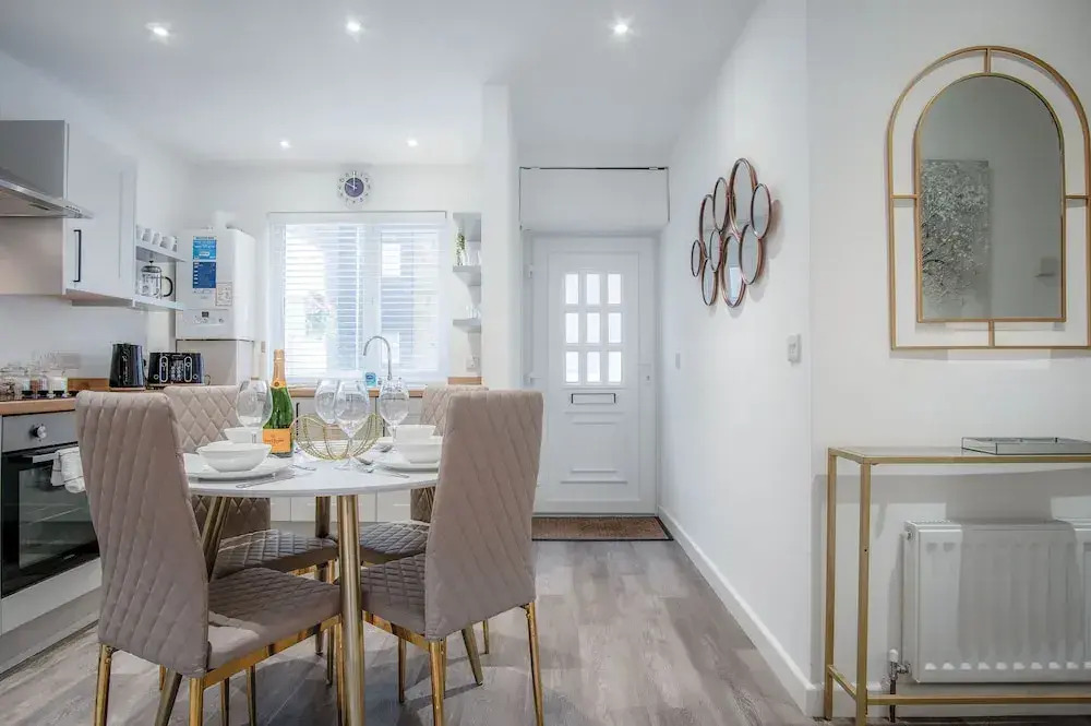 Luxurious Apartment Charlton Mews - 2 Bed - Tenby