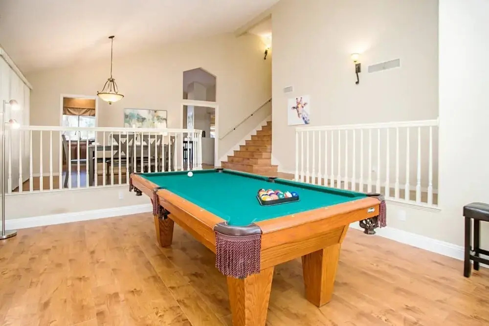 Las Vegas Villa Minutes From Strip w/ Pool Table!
