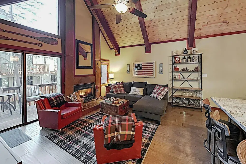 Brookside Townhome: 3 Beaches & Skiing Nearby townhouse