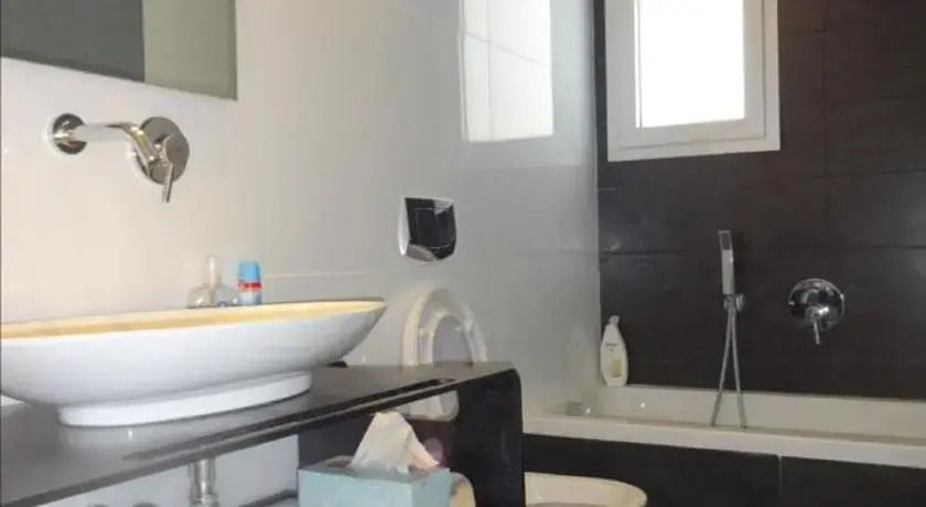 Esther Hamalka – Luxury 3 Bedroom and Balcony