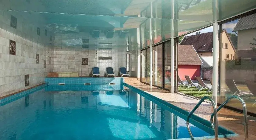Logis Hostellerie Motel Au Bois Le Sire