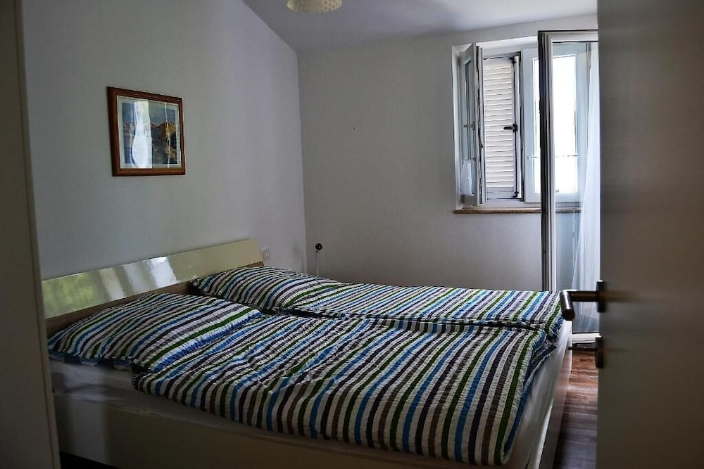 Apartments Ari i Segi