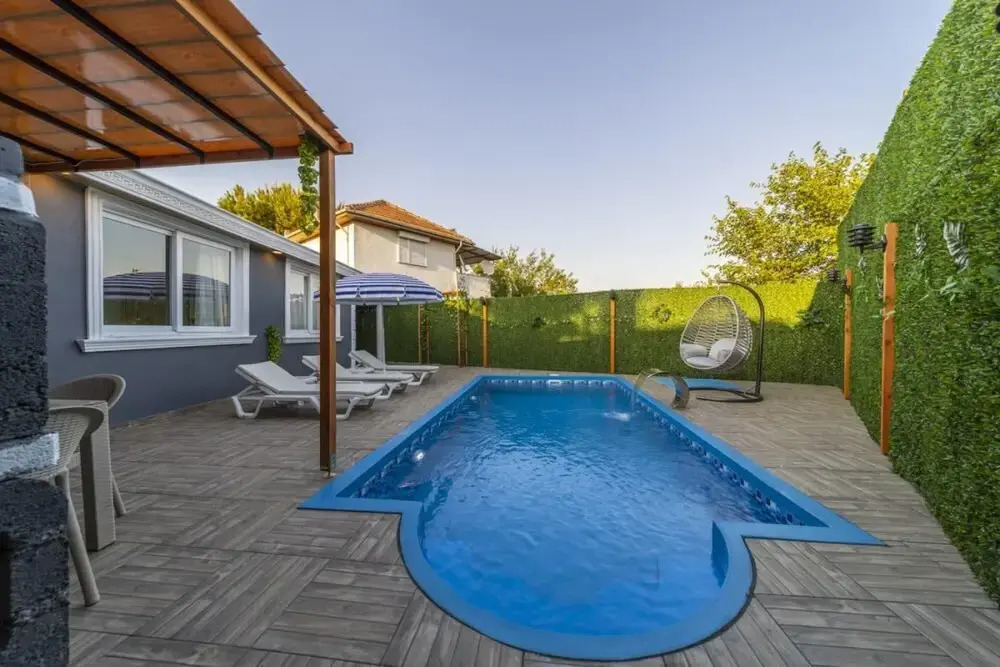 Villa with Private Pool near Airport in Muratpasa