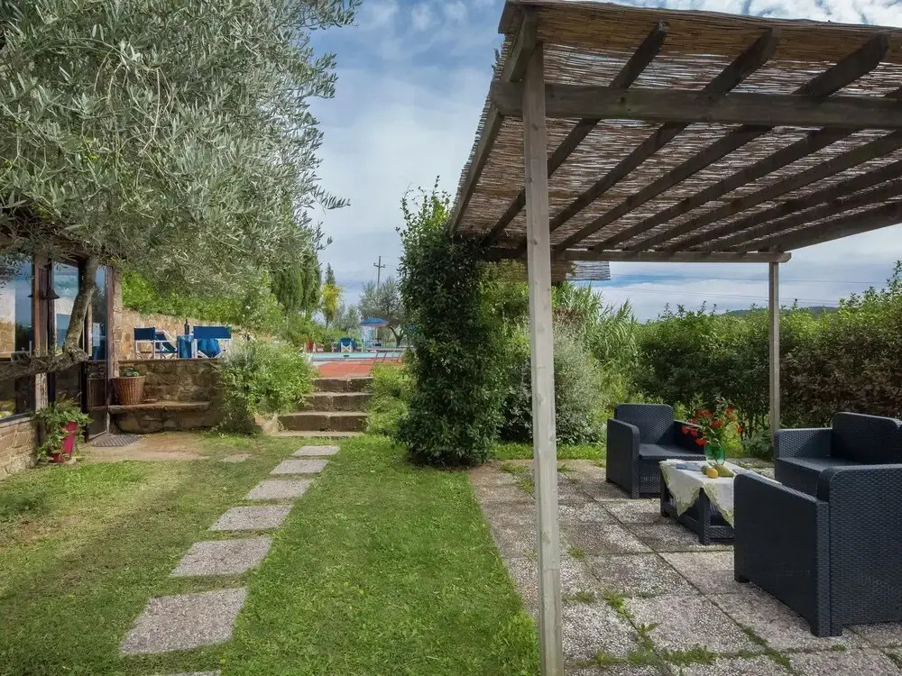 Spacious Apartment in a Beautiful Location With Pool and Tennis Court, Peace and Privacy