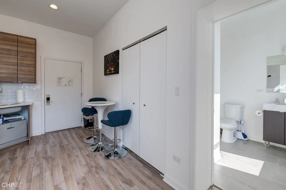 747 Lofts by RedAwning - River West, Second Floor Chicago