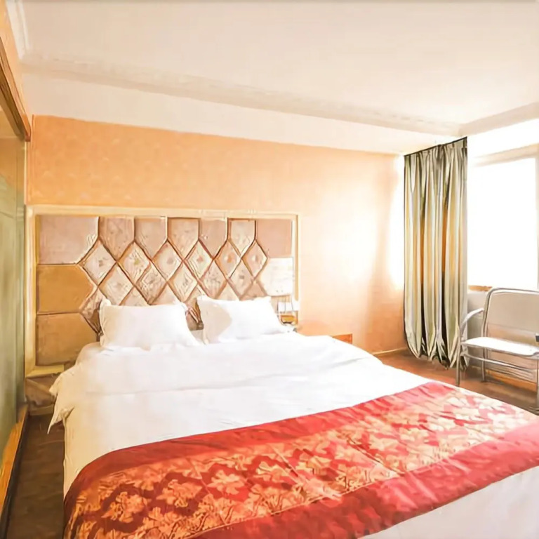Xinyite Business Hotel