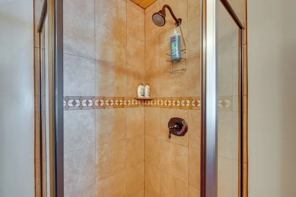 Cozy Streamside Studio - 2 Mi to Taos Ski Resort!