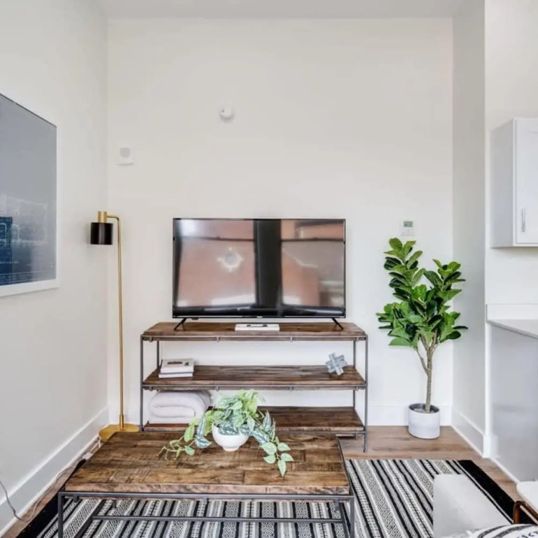 Sosuite 1BR Apt w W D Gym Lounge Park View