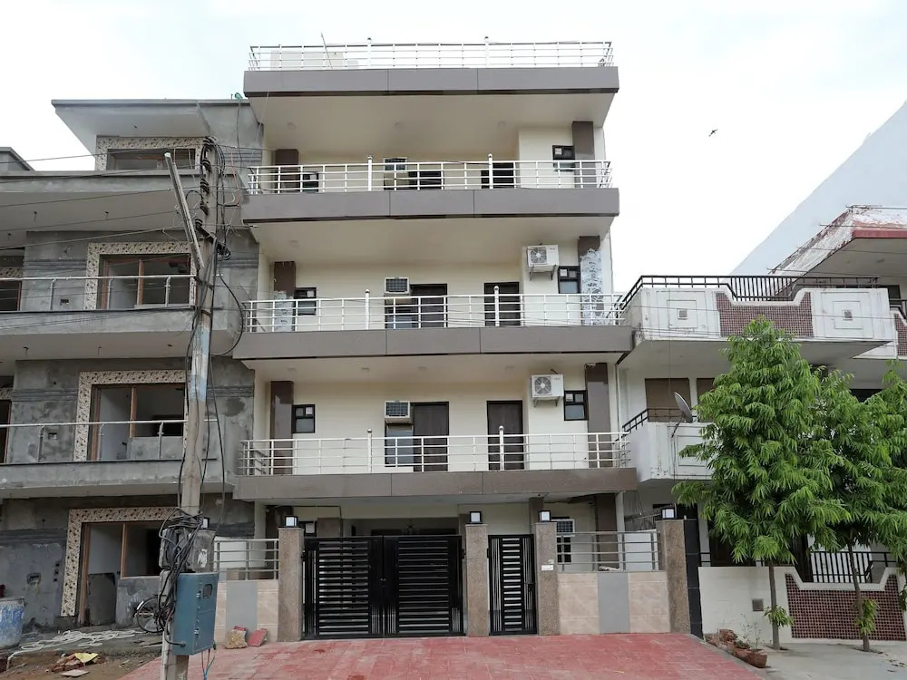 OYO 13555 Corporate serviced apartments Hotel