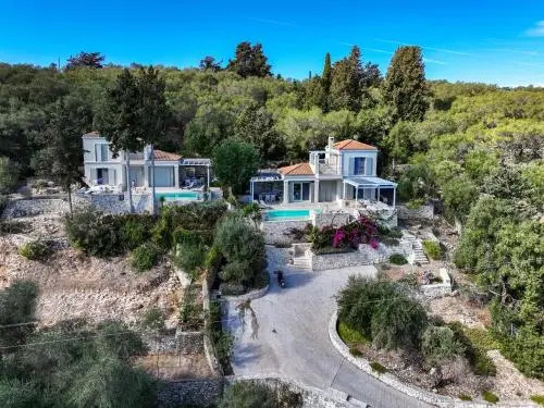 Apeiron II Villa