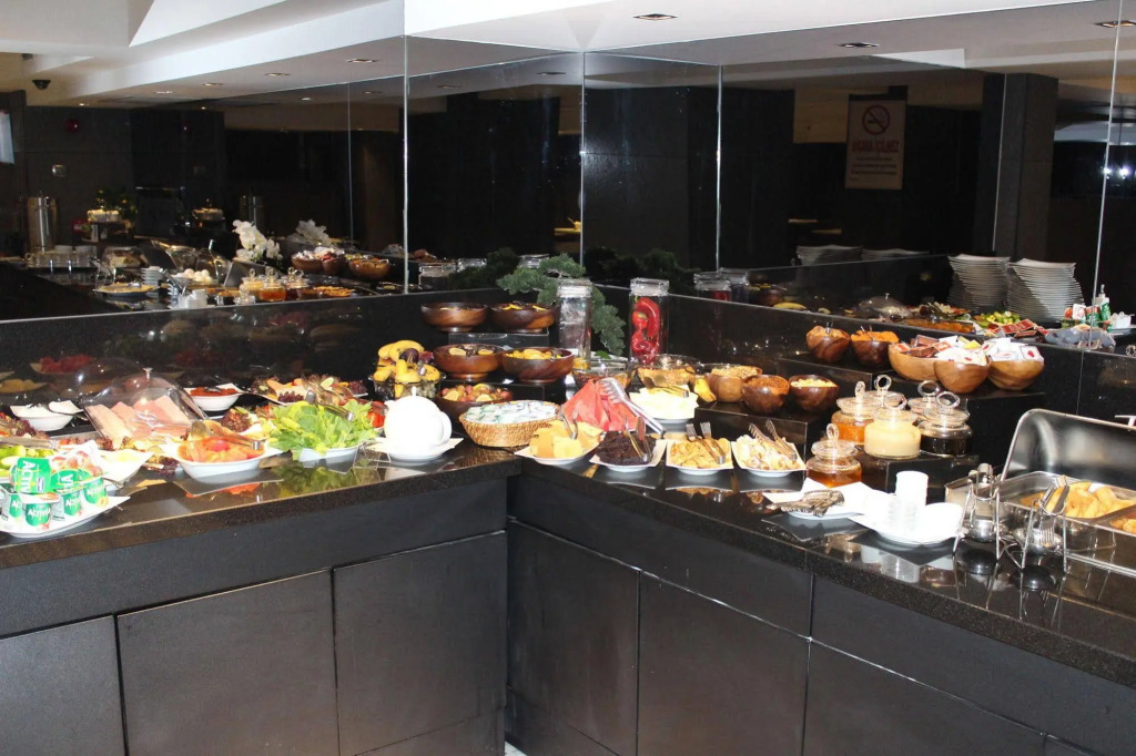 Met Hotel