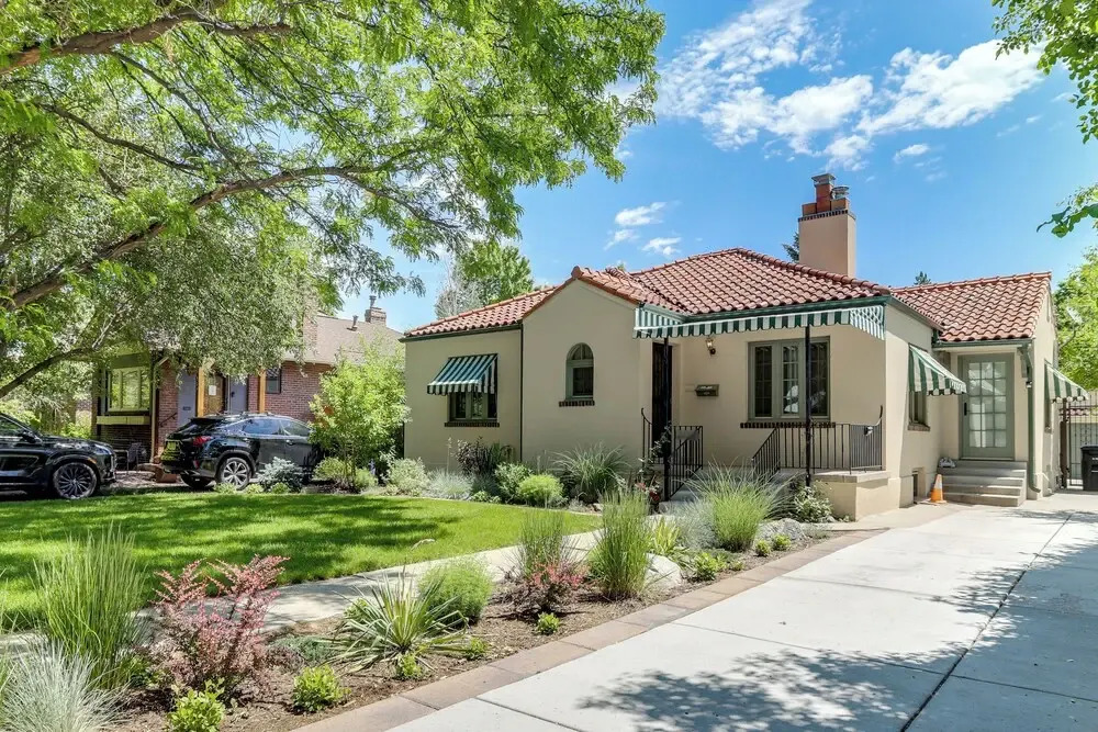 Yard & Grill: Centrally Located Denver Retreat!