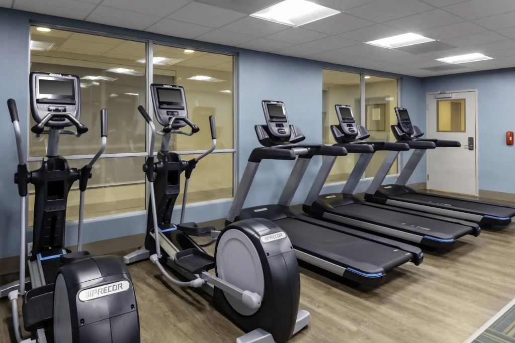 Holiday Inn Express & Suites Wilmington West - Medical Park by IHG