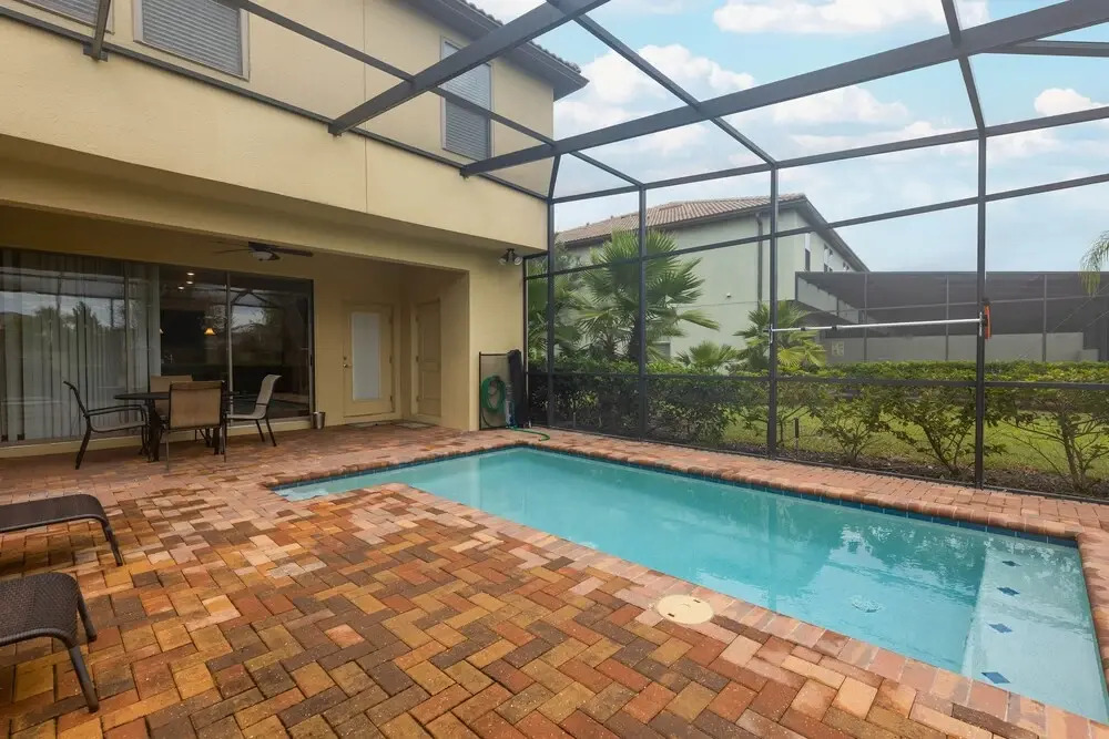 Tvpm-4638td/sr 5 Bedroom Townhouse by RedAwning