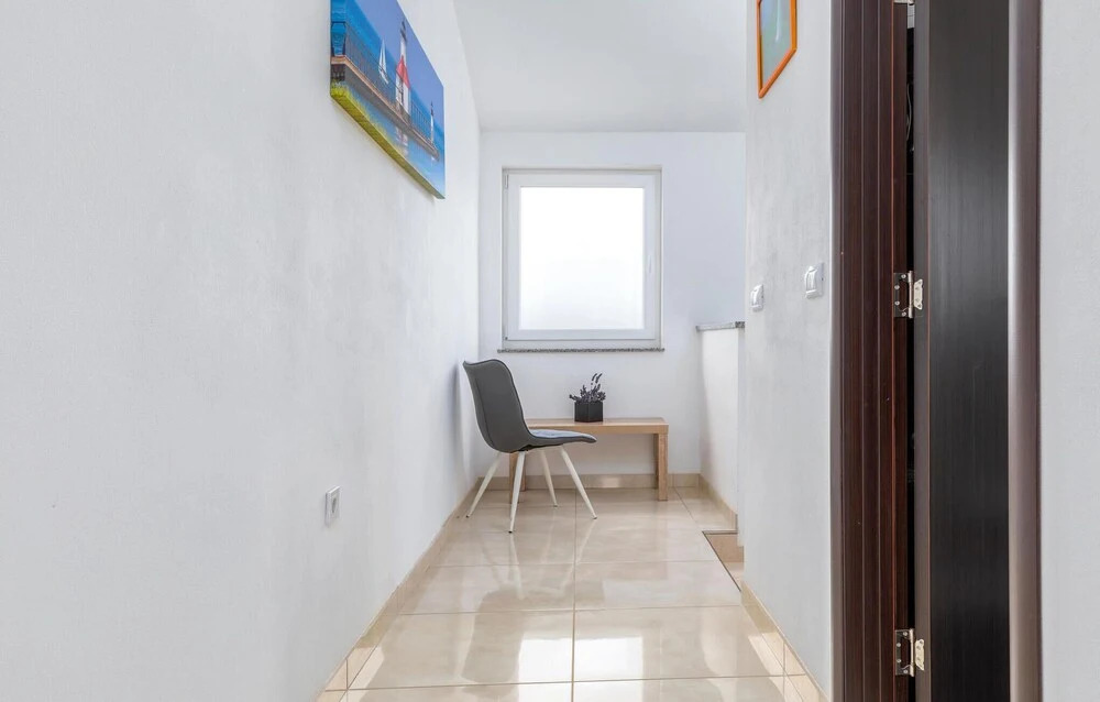 Four-Bedroom Holiday Home In Valbandon