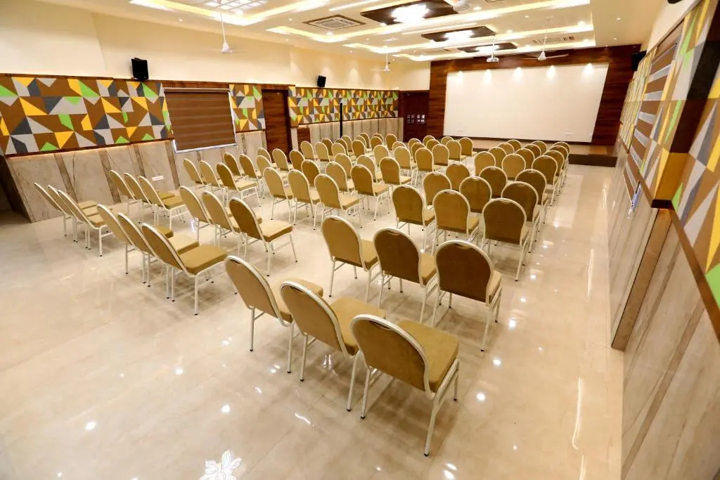 Chetinaad Courtyard Gandhipuram by Centre Park