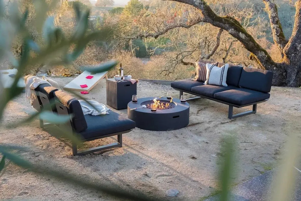 3.5-acre 5bdr Rereat w/ Views, Pool + Hot Tub, Fire Pit Gable by Avantstay