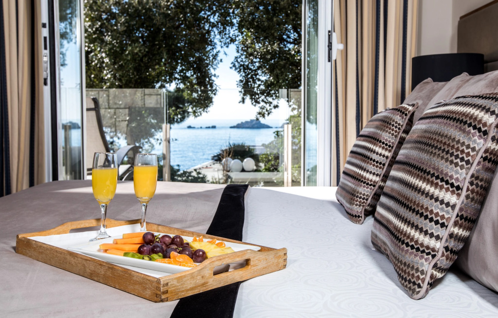 Royal Ariston Hotel
