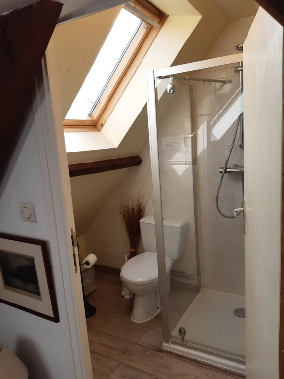2 Bedroom Stunning Home In Roisel