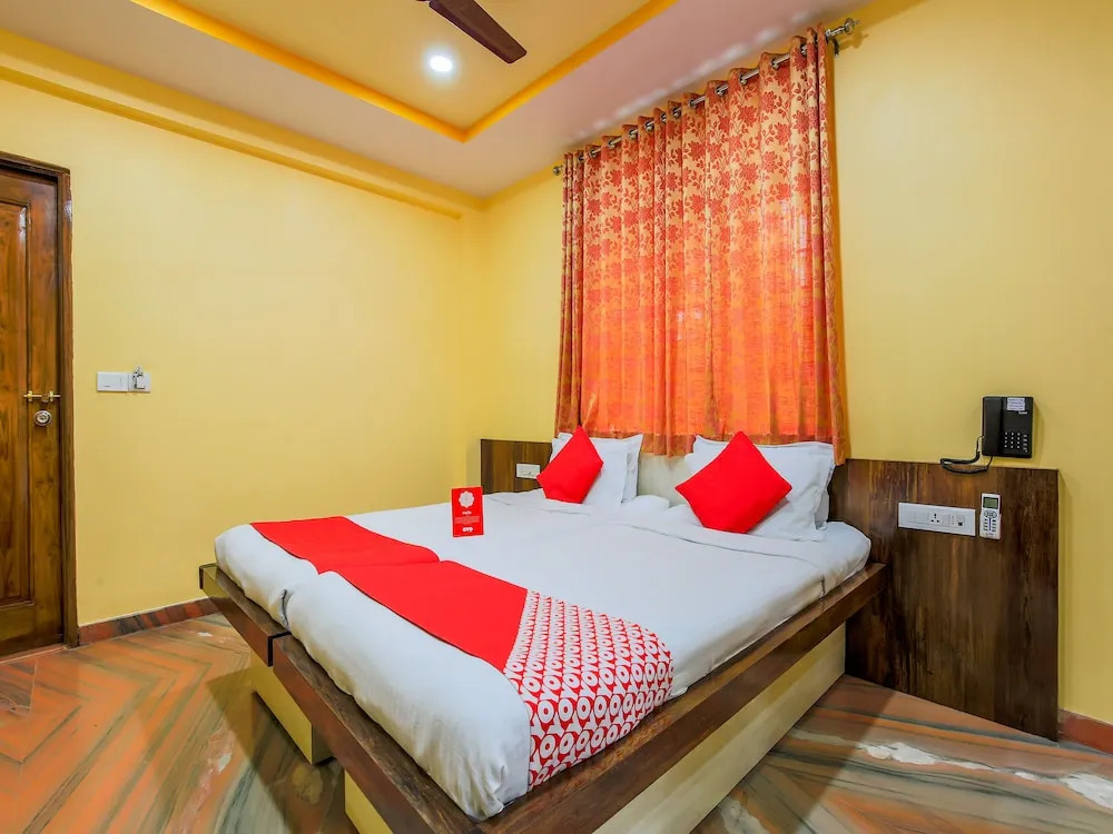 OYO 14779 Meera Motels & Residency