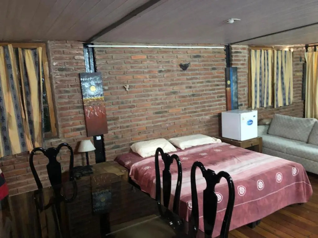 Loft casa dos pisos con garage pocitos playa 6 personas