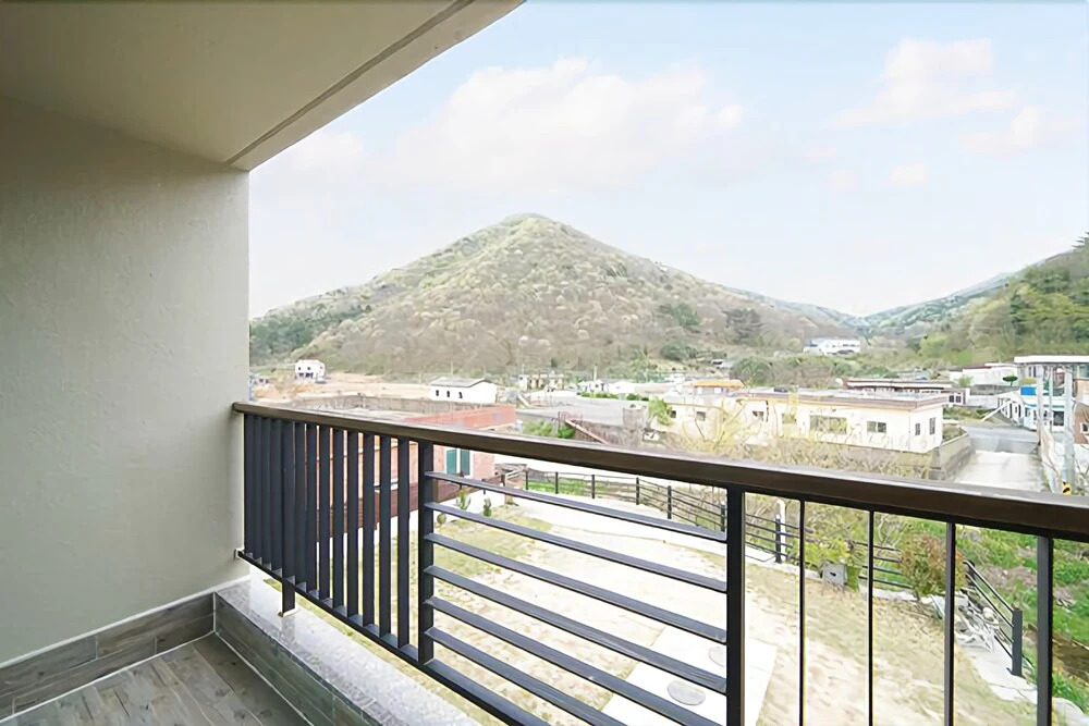 Geoje Maru Pension