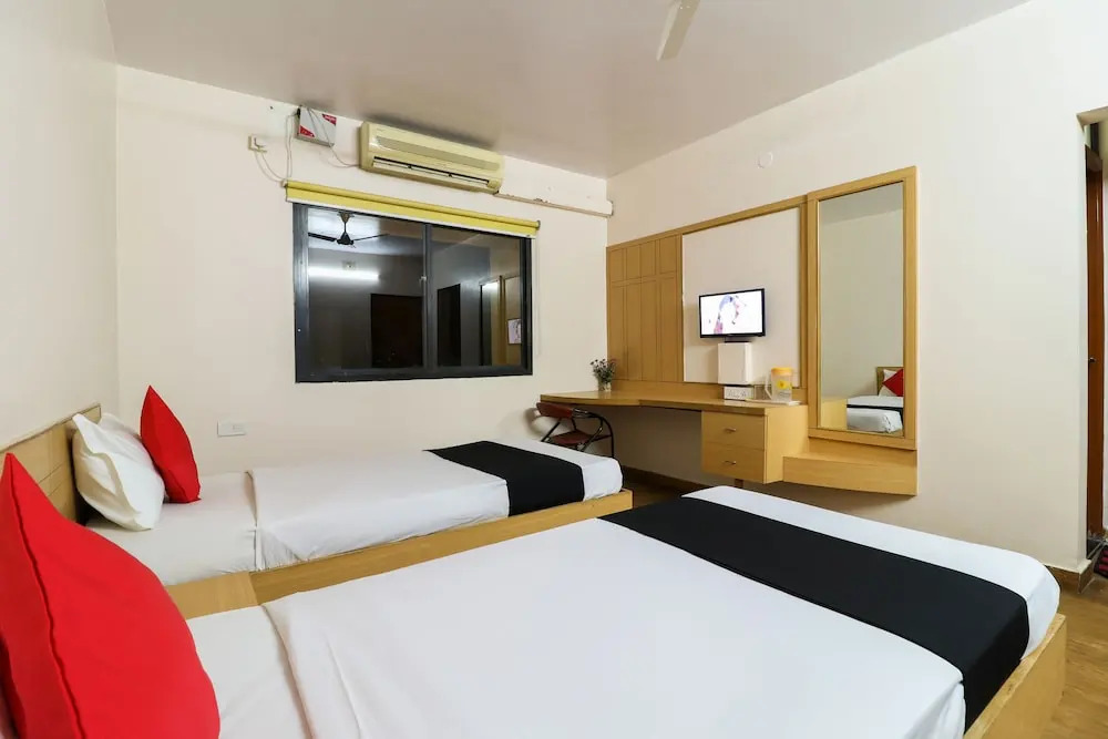Capital O 62901 Online Suites by Shanthiniketan Homes