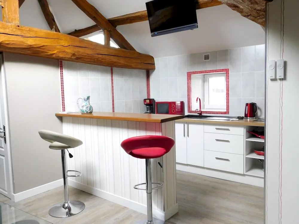 Studio in Mouterre-silly, With Pool Access, Enclosed Garden and Wifi -