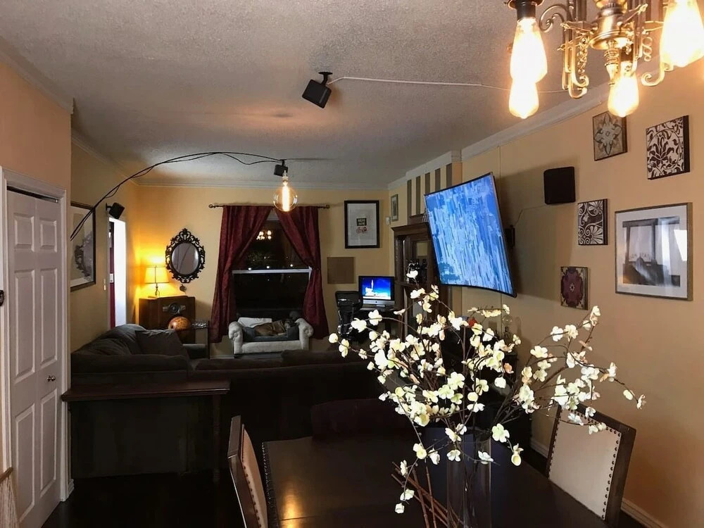 Cannabis Castle Historic Home in Baker District