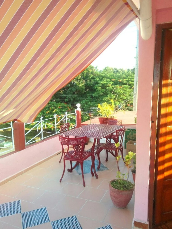 Casa Henry y Lalita