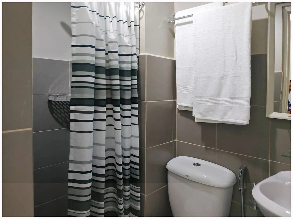 Les Luxe Rooms - Symphony Tower 2