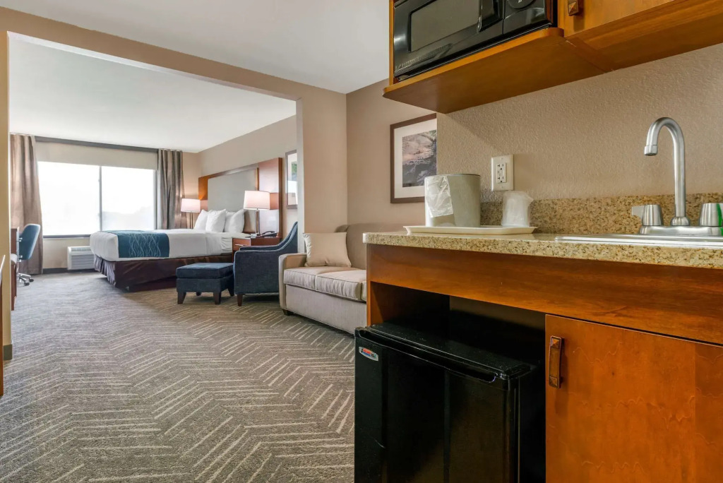 Comfort Inn & Suites Mountain Iron and Virginia
