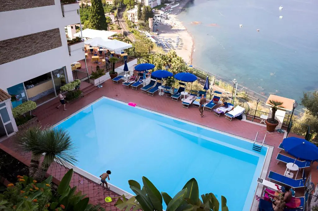 HOTIDAY Taormina Mare
