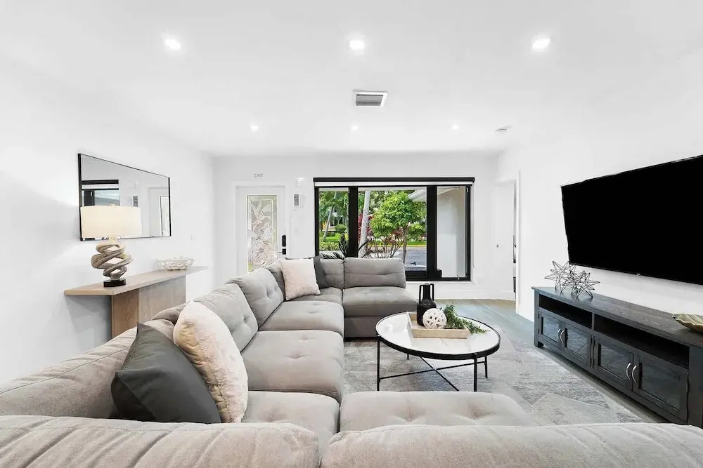 Sunset Lane by Rove Travel Home With Pool & Hot Tub