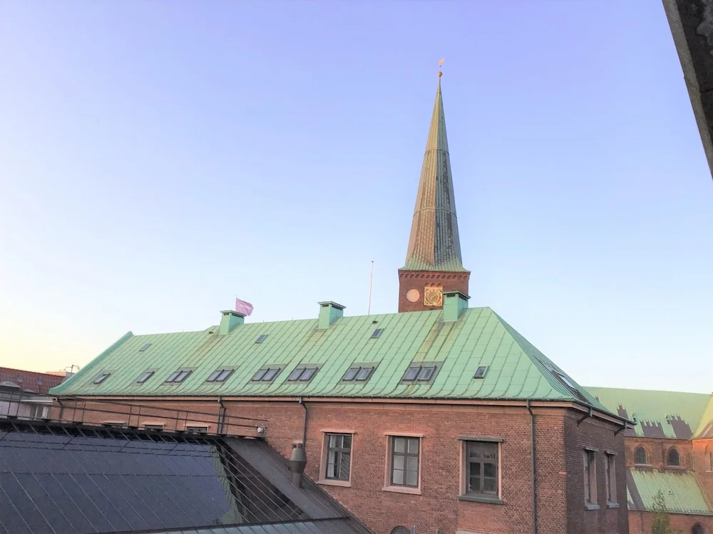 Cozy Spacious Apartment in Downtown Aarhus