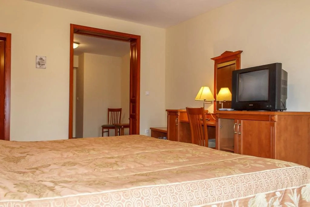Pannon Hotel Bejelentkezés 20 óráig, Check-in until 20 oclock, Einchecken bis 20 Uhr