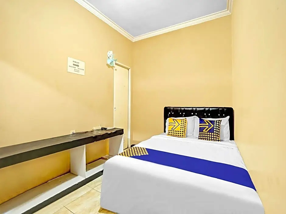 SPOT ON 90664 Adem Ayem Homestay