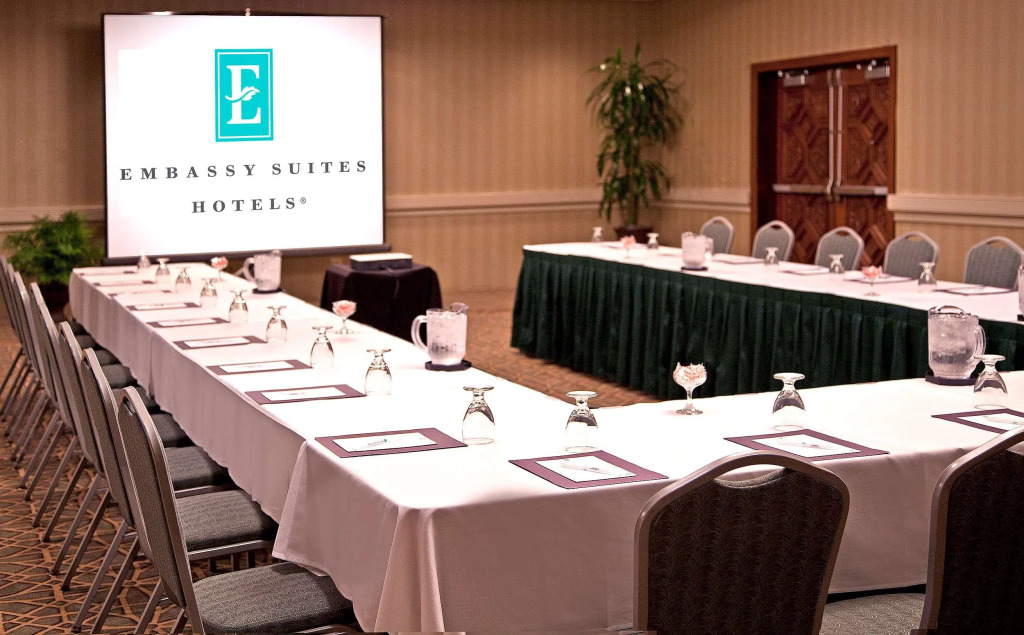Embassy Suites by Hilton Chicago Schaumburg Woodfield