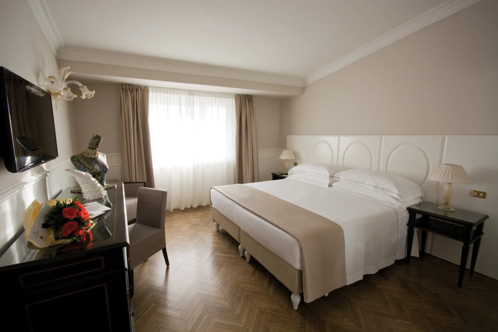 Plaza Hotel Lucchesi