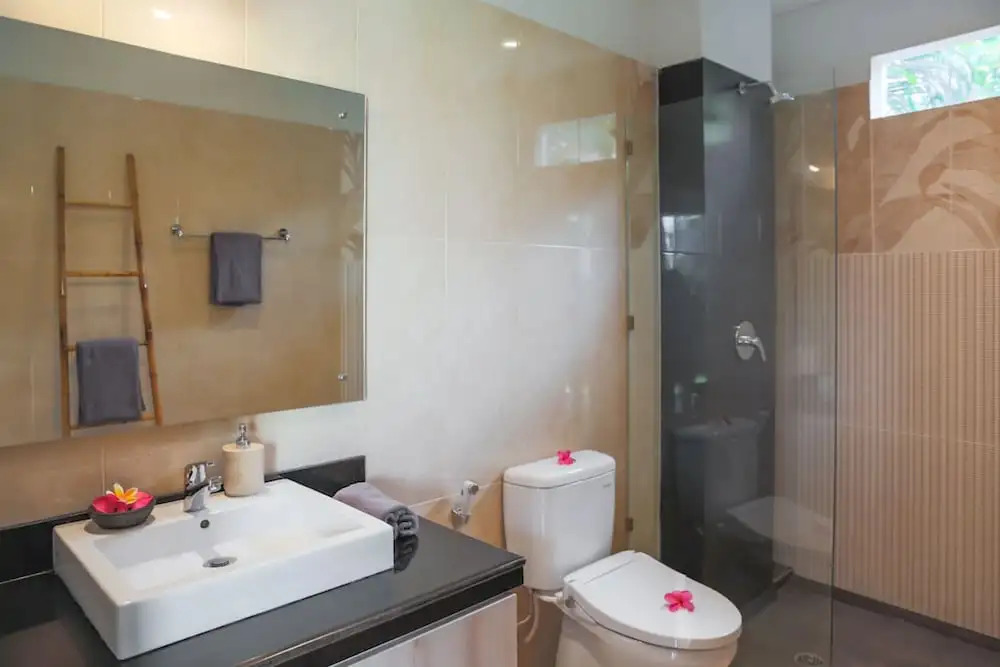 Villa 66, 5 min walk to Double 6 beach