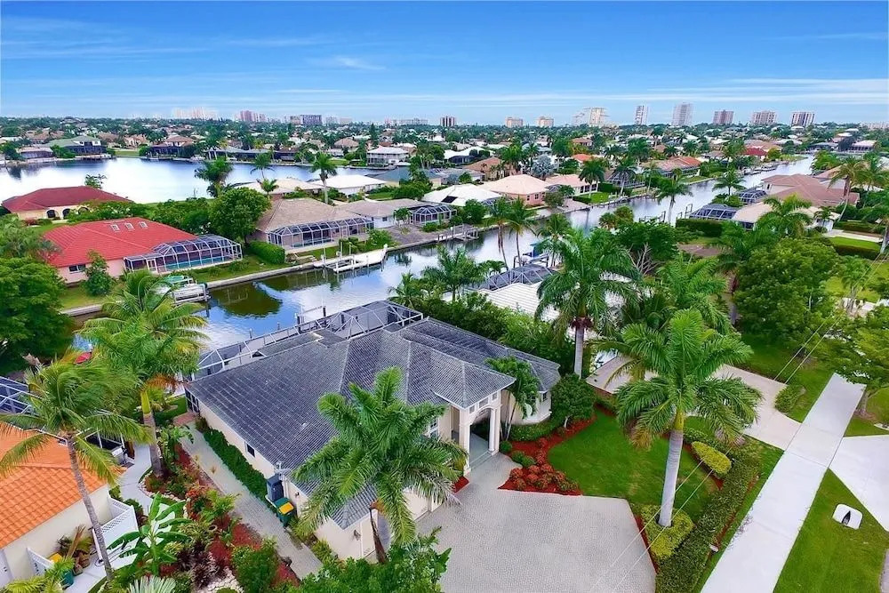 SMARCO1255 3 Bedroom Holiday Home by Marco Naples Vacation Homes