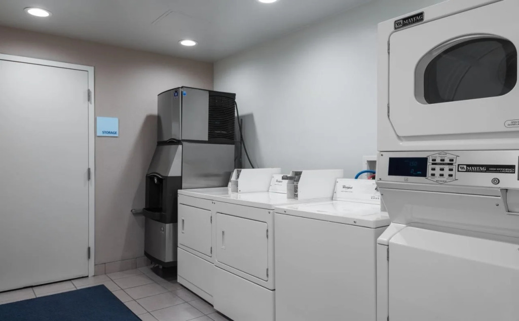 Holiday Inn Express & Suites Lathrop by IHG